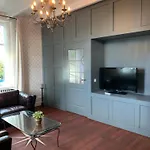 Vernieuwd Luxe Voorhuis - Naast De Molens